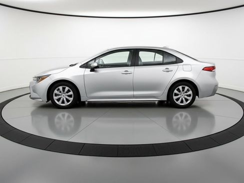 Used 2025 Toyota Corolla LE FWD image 5