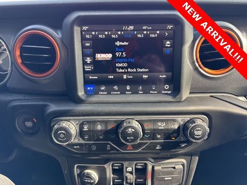 Used 2023 Jeep Gladiator Mojave w/ Cold Weather Group image 9