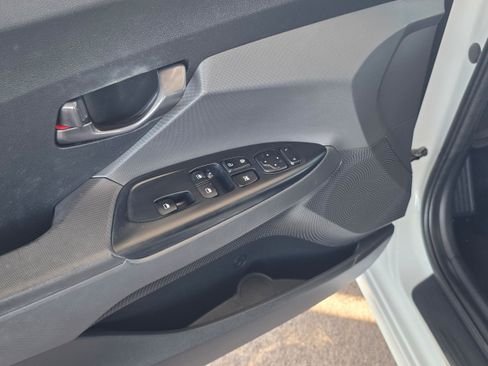 Used 2019 Hyundai Veloster 2.0 FWD image 12