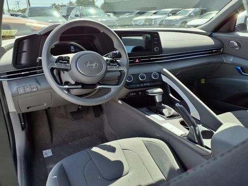 New 2026 Hyundai Elantra SE FWD image 9