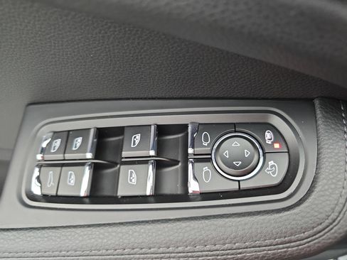 Used 2020 Porsche Macan AWD/4WD image 28