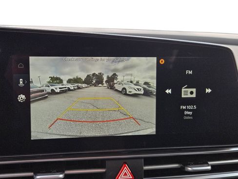 Used 2025 Hyundai Elantra SEL FWD image 27