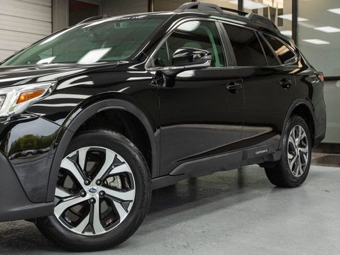 Used 2021 Subaru Outback Limited image 12