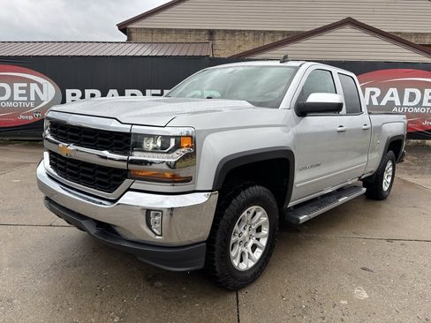 Used 2018 Chevrolet Silverado 1500 LT w/ All Star Edition image 3