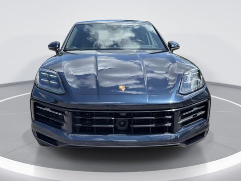 Used 2024 Porsche Cayenne Coupe AWD/4WD image 2