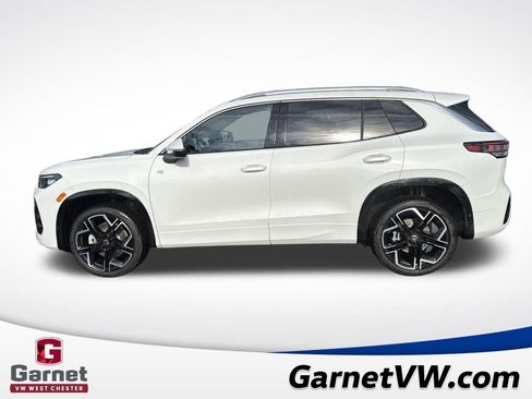 New 2026 Volkswagen Tiguan SEL R-Line image 2