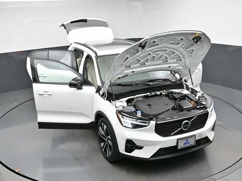 Used 2023 Volvo XC40 B5 Plus w/ Driver Assist Package AWD/4WD image 49
