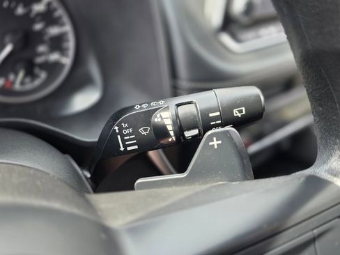 Used 2024 Nissan Rogue SV image 35