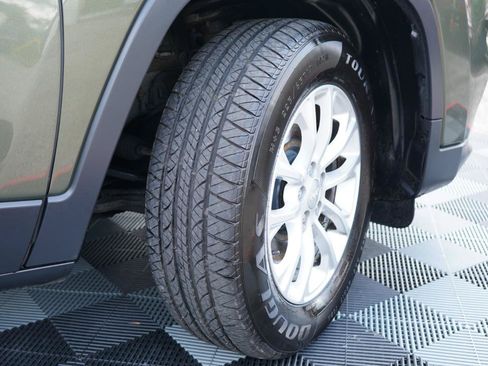 Used 2019 Jeep Cherokee Latitude w/ Popular Appearance Group AWD/4WD image 53