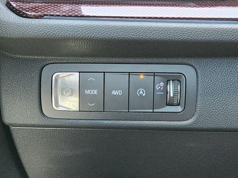 Used 2025 Chevrolet Traverse RS AWD/4WD image 28