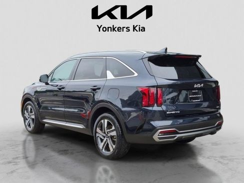 Certified 2023 Kia Sorento EX AWD/4WD image 12