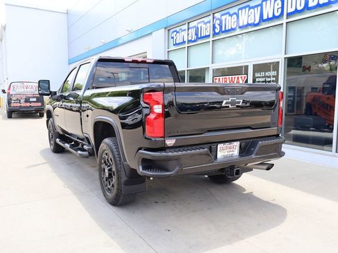 Used 2024 Chevrolet Silverado 2500 LT w/ Midnight Edition AWD/4WD image 8