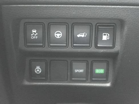 Used 2020 Nissan Rogue SV w/ Premium Package FWD image 14
