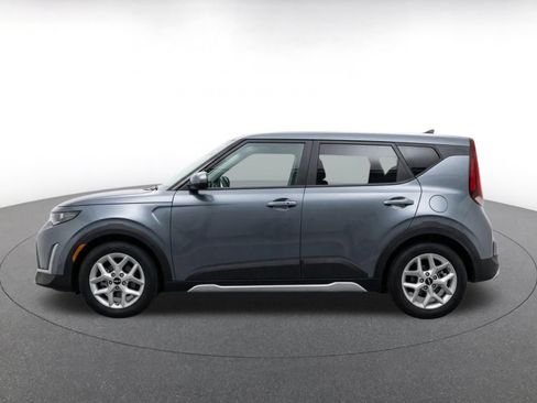Used 2025 Kia Soul LX w/ LX Technology Package FWD image 5