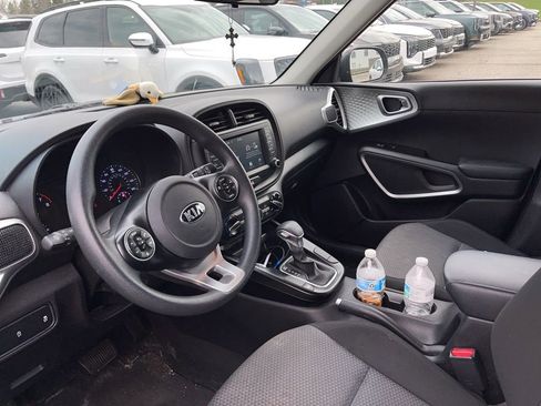 Used 2020 Kia Soul LX image 6