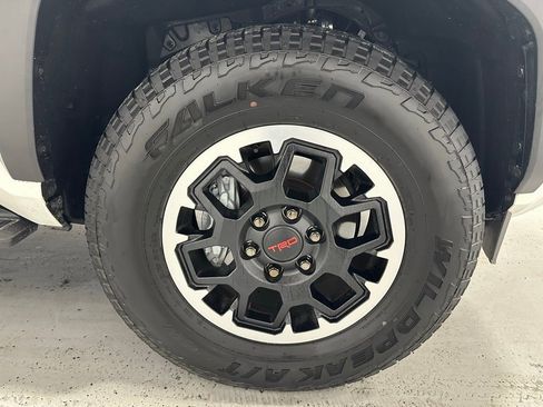 Used 2025 Toyota 4Runner TRD Off-Road image 59