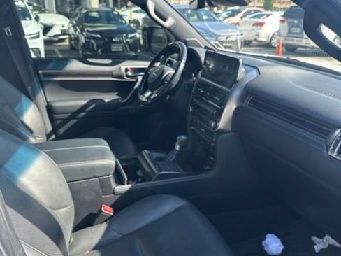 Used 2023 Lexus GX 460 Luxury w/ Sport Design Package AWD/4WD image 7