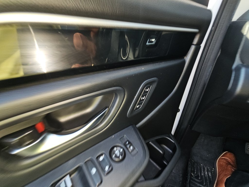 Used 2023 Honda Pilot Touring image 14