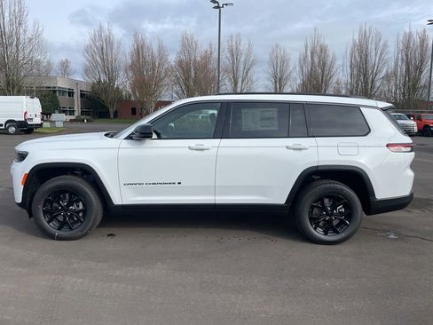 New 2026 Jeep Grand Cherokee L 4WD image 2