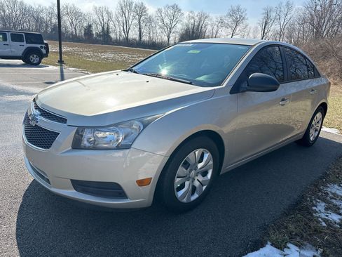Used 2014 Chevrolet Cruze LS image 5