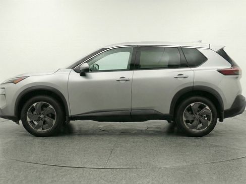 Used 2025 Nissan Rogue SV AWD/4WD image 5
