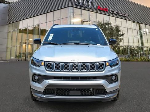 Used 2024 Jeep Compass Latitude w/ Sun and Sound Group AWD/4WD image 6