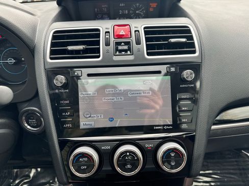 Used 2017 Subaru Forester 2.5i Touring AWD/4WD image 50