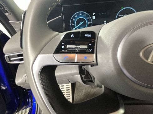 Certified 2025 Hyundai Elantra SEL FWD image 15
