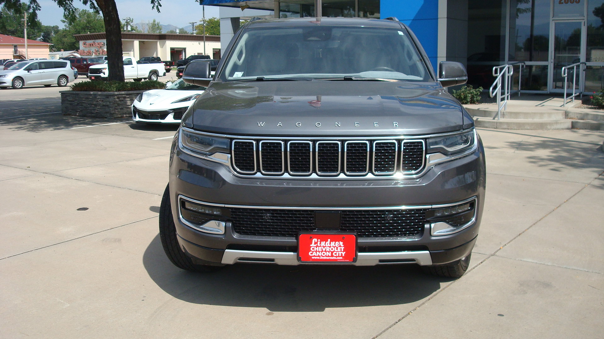 Used 2022 Jeep Wagoneer Series II AWD/4WD image 2