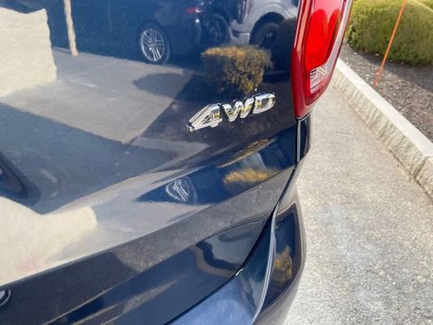 Used 2017 Ford Explorer XLT w/ Equipment Group 202A image 14