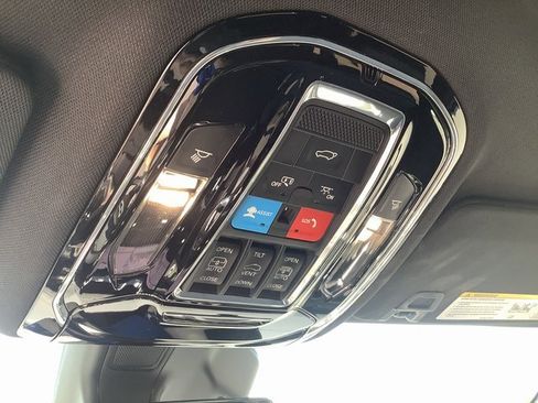 New 2023 Jeep Grand Cherokee Overland w/ Luxury Tech Group IV image 20