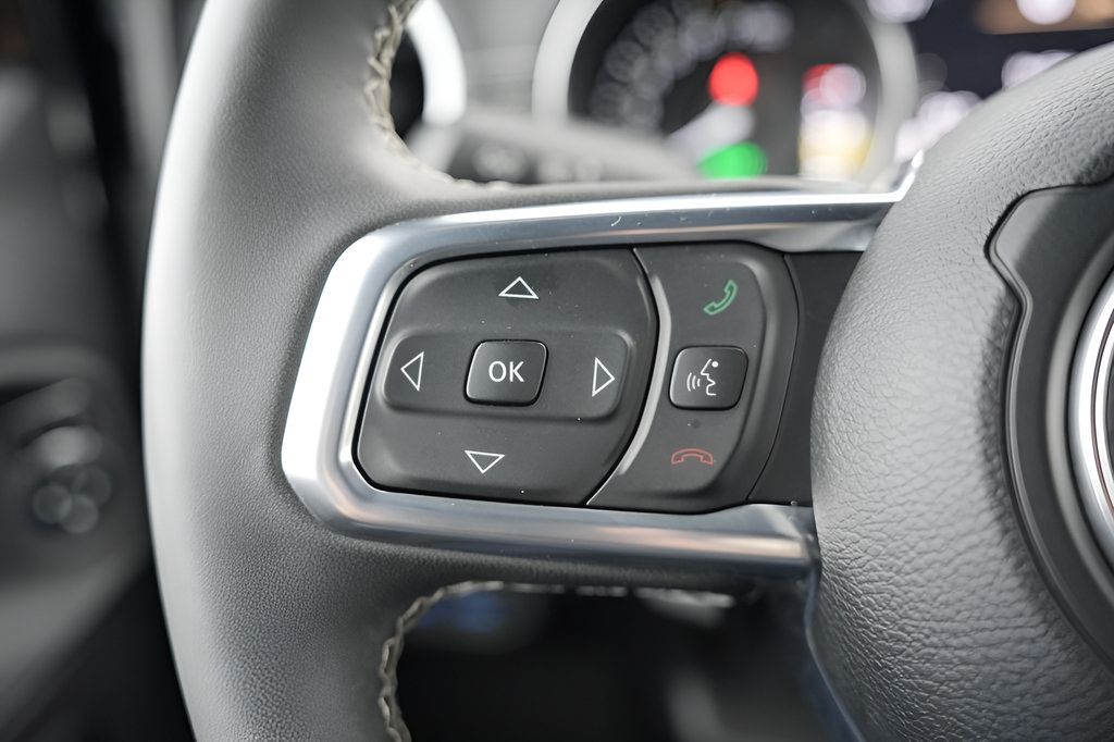 Used 2023 Jeep Wrangler Unlimited Sahara w/ Cold Weather Group AWD/4WD image 26