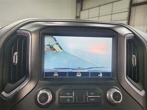 Used 2021 GMC Sierra 2500 AT4 image 29