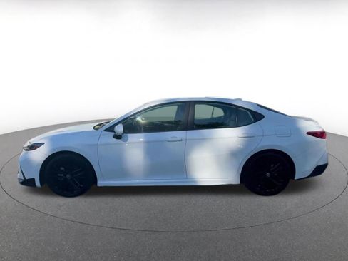 Used 2025 Toyota Camry SE FWD image 8