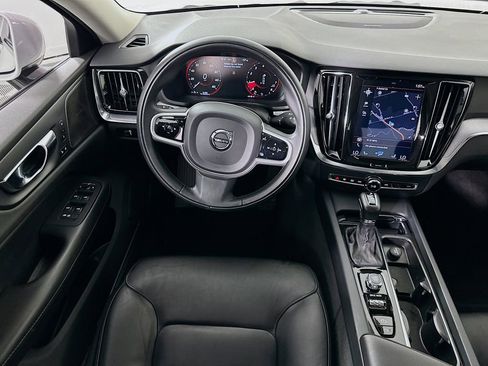 Used 2020 Volvo S60 T6 Momentum image 23