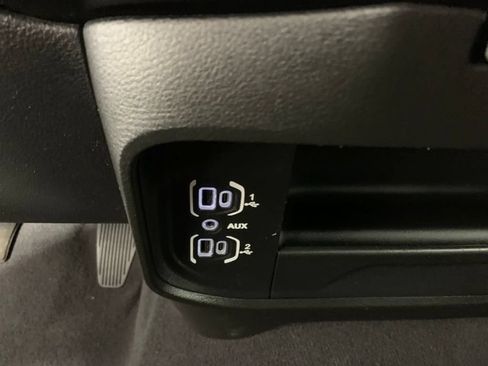 Used 2024 RAM 3500 Big Horn AWD/4WD image 26