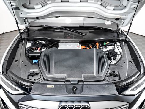 Used 2024 Audi Q8 e-tron Premium Plus w/ Premium Plus Package AWD/4WD image 3
