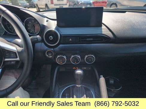 Used 2024 MAZDA MX-5 Miata Grand Touring RWD image 18
