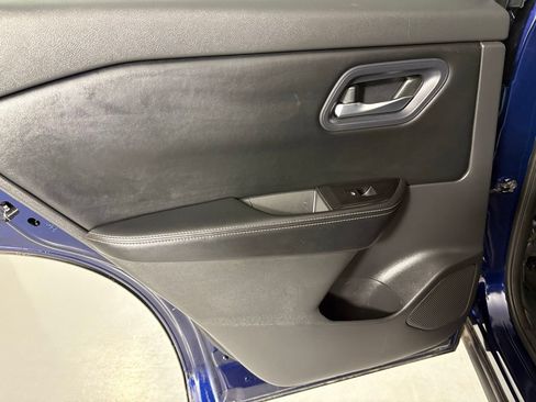 Used 2024 Nissan Rogue SV FWD image 41