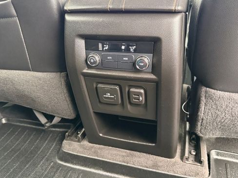 Used 2019 Chevrolet Traverse RS AWD/4WD image 32