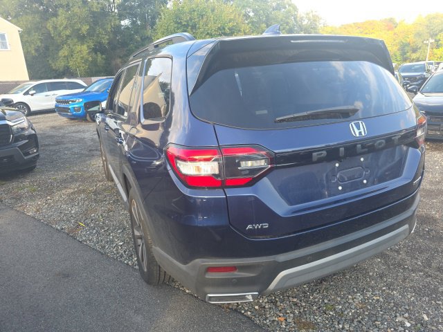 Used 2024 Honda Pilot Touring image 6