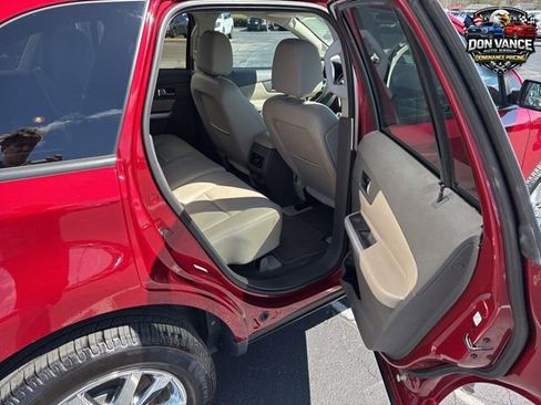 Used 2013 Ford Edge SEL FWD image 29
