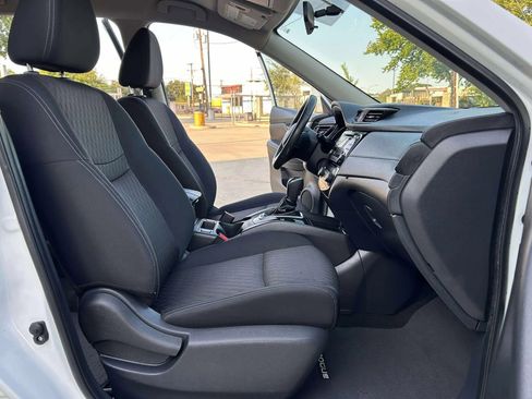 Used 2017 Nissan Rogue SV image 22