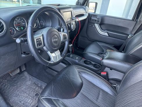 Used 2014 Jeep Wrangler Unlimited Sport image 4