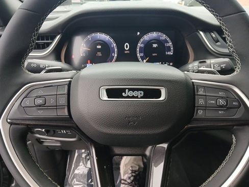 Certified 2023 Jeep Grand Cherokee Altitude image 30