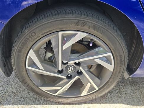 Used 2024 Hyundai Elantra SEL w/ Convenience Package FWD image 11