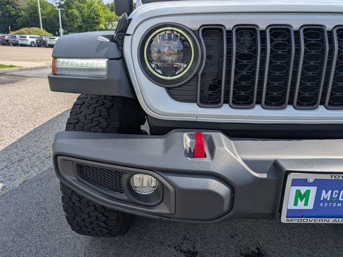 Used 2024 Jeep Wrangler Unlimited Rubicon AWD/4WD image 10
