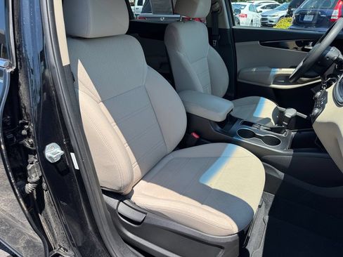 Used 2019 Kia Sorento FWD image 18