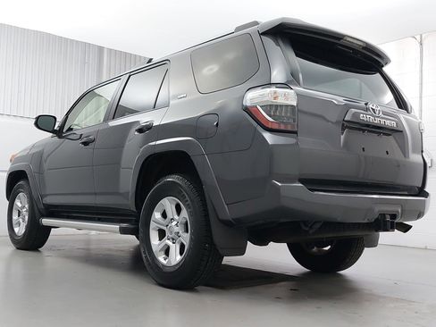 Used 2021 Toyota 4Runner SR5 image 3