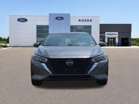 Used 2024 Nissan Sentra SV FWD image 8